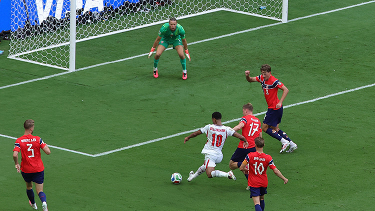 FIFA'dan İngiltere'nin golüyle ilgili açıklama: Kamera kablosu kanıtı yok