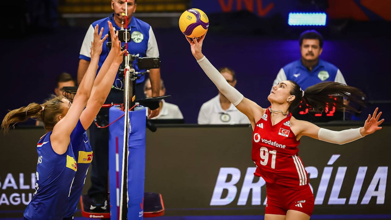Milli Voleybolcular Hollanda'ya Set Vermedi