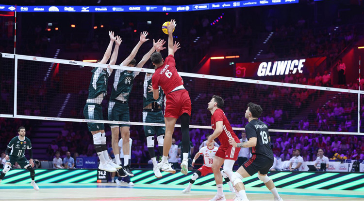 Filenin Efeleri Polonya'ya 3-2 Mağlup Oldu