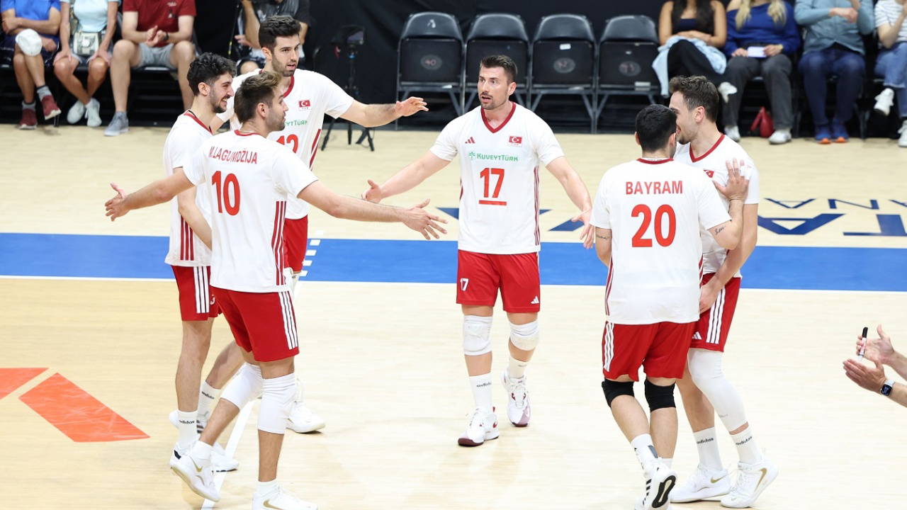 Filenin Efeleri VNL'ye mağlubiyetle başladı: ABD 3-1