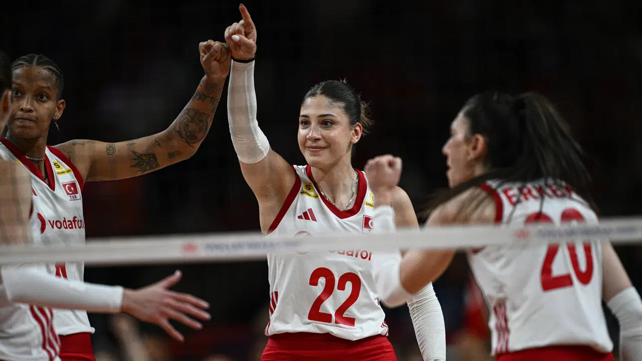 Filenin Sultanları Çin'i 3-2 devirdi: Ankara'da 4'te 4