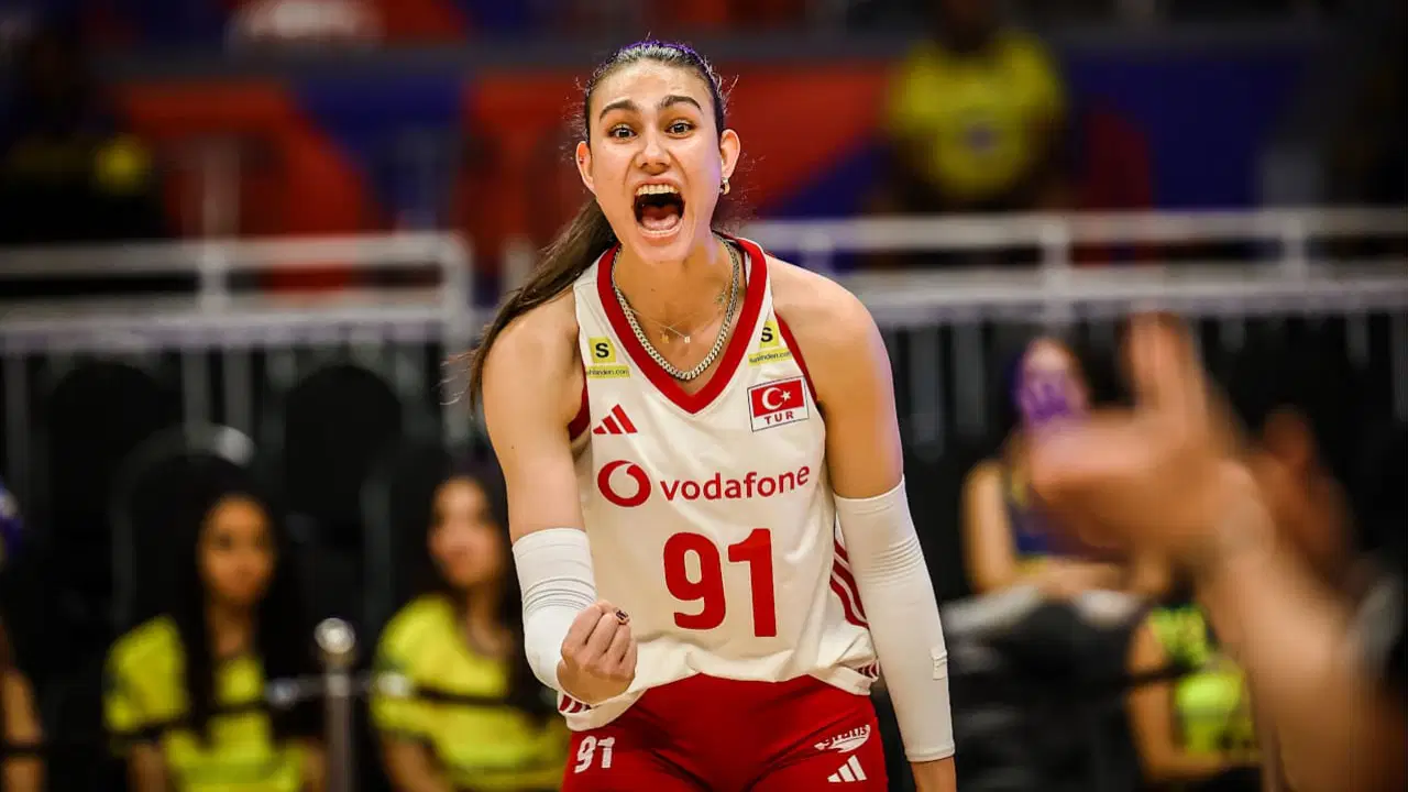 Filenin Sultanları Dominik Cumhuriyeti'ni Devirdi: VNL'ye Galibiyetle Başlangıç