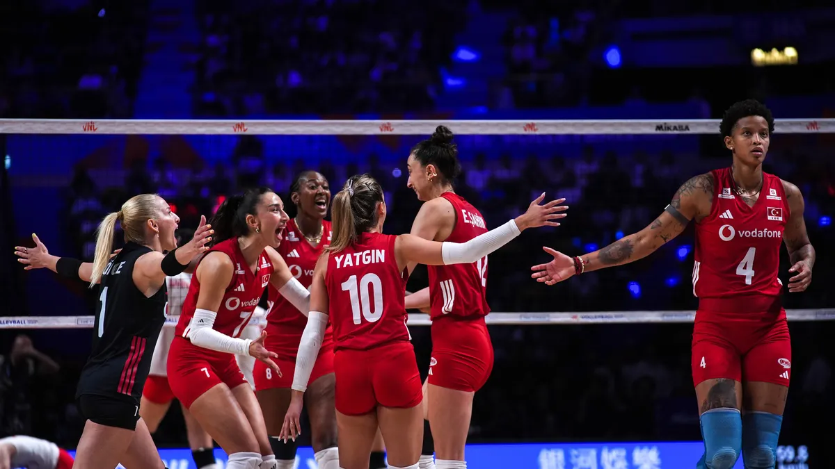 Filenin Sultanları Zirvede: Türkiye - Brezilya VNL Finali