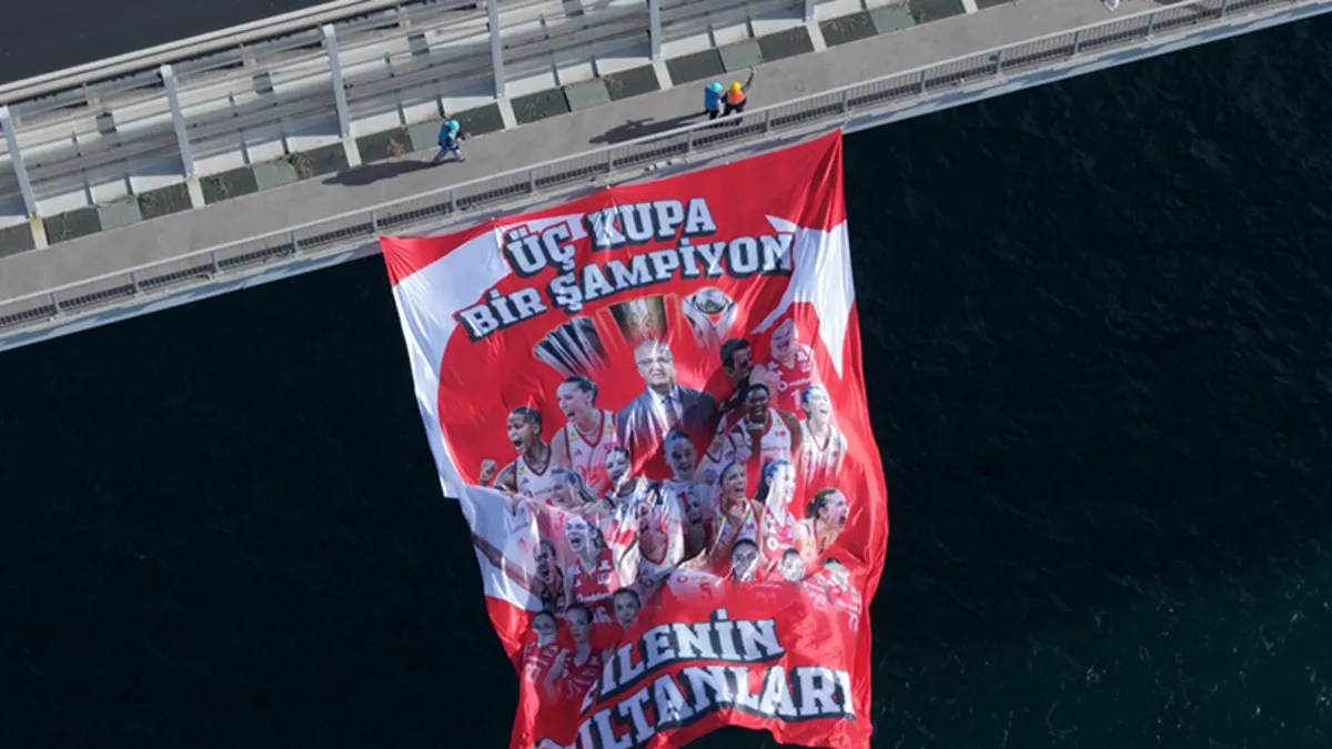 Filenin Sultanları'nın 3 Kupası Boğaz'a Bayrak Oldu