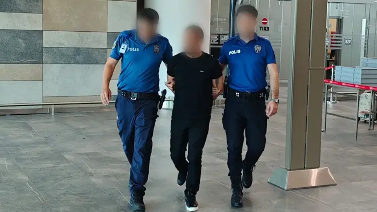 Firari hükümlü Çukurova Havalimanı'nda yakalandı