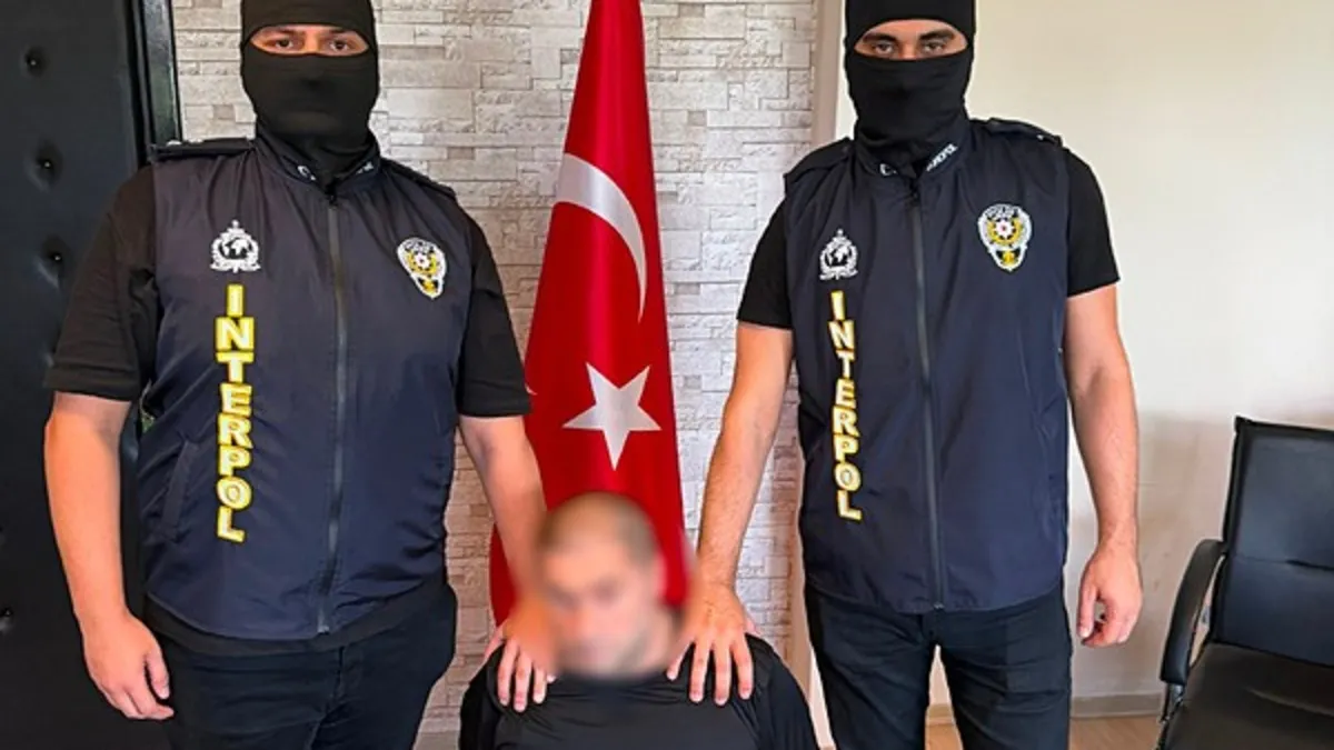 Firarilere uluslararasi iade: 12 ulkeden 51 kisi getirildi