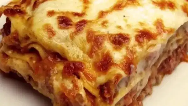 Fırında Makarna Tarifi: Kaşarı Bol, Üzeri Çıtır