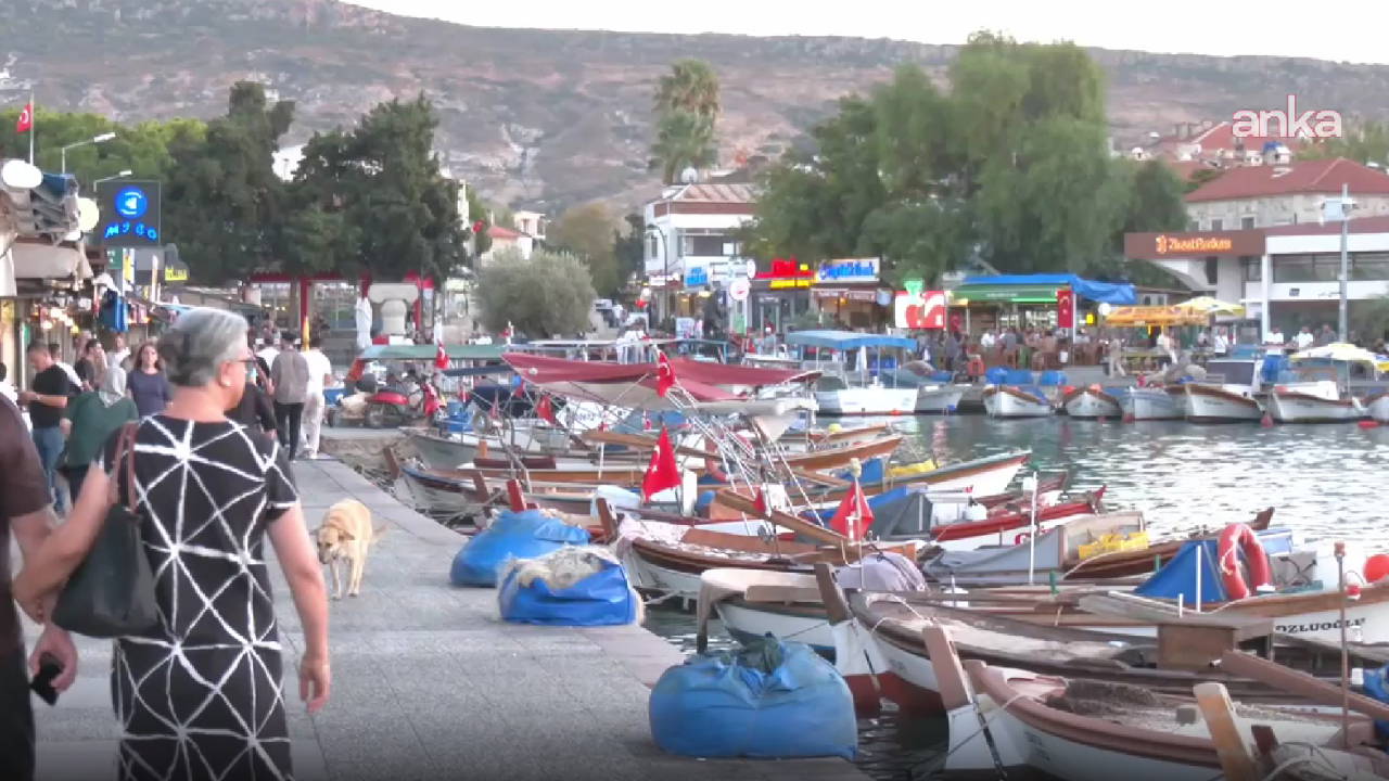 Foça Belediye Başkanı Fıçı'nın AKP'ye katılmasına yurttaşlardan tepki
