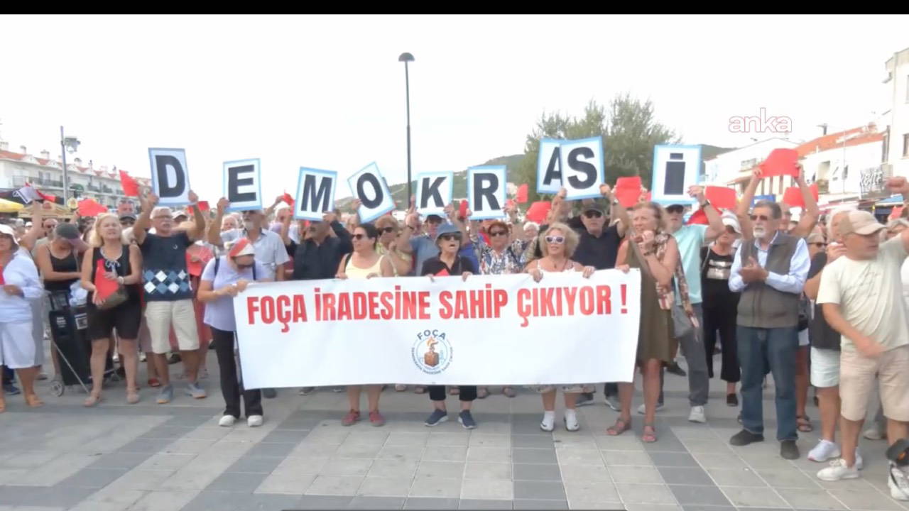 Foça'da Saniye Fıçı Protestosu: 'İrademizi Saraya Teslim Etti