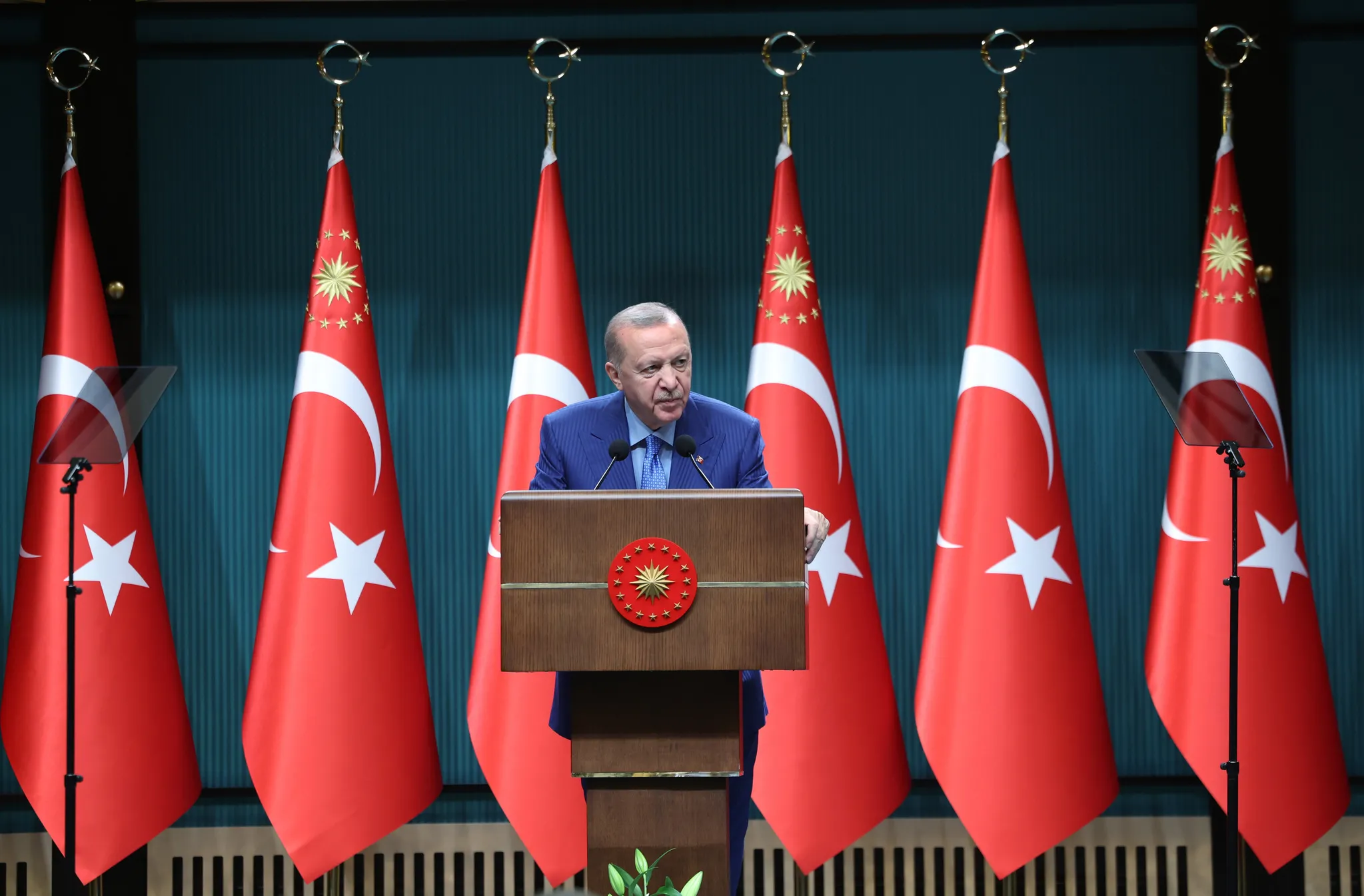 Fon Krizinde Devlet Sesi: Piyasalara Kumpas Uyarısı