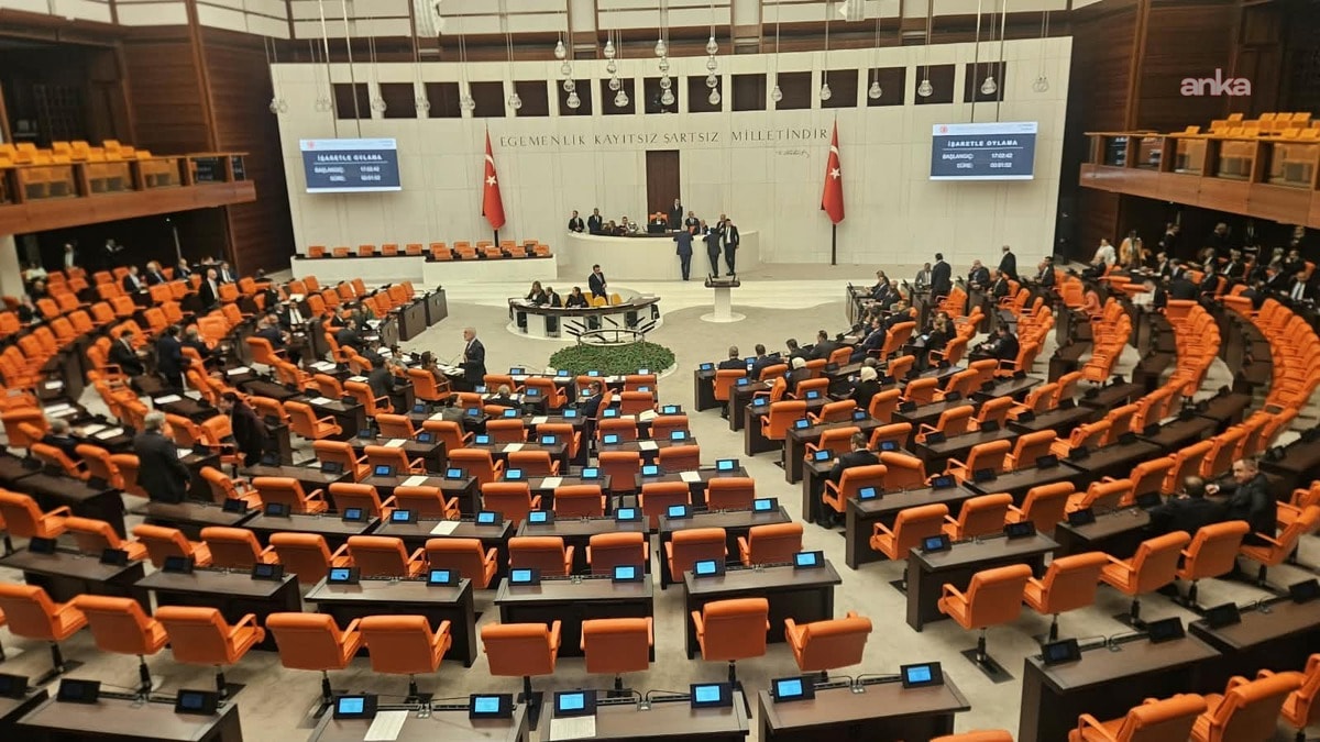 Fon Teklifinde İlk 5 Madde Kabul: Muhalefetten Ödeme Uyarısı