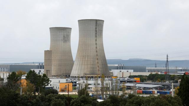Fransa'da sıcak hava dalgası 3 nükleer reaktörü durdurdu