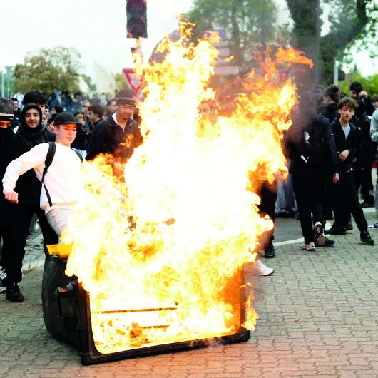 Fransa'da Öğrenci Protestoları Büyüyor: Eğitim Reformu Talebi