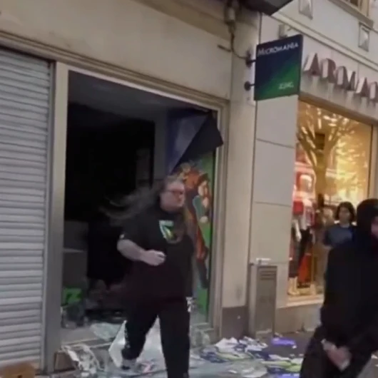 Fransa'da protesto şiddeti: Nice'te esnaf darp edildi