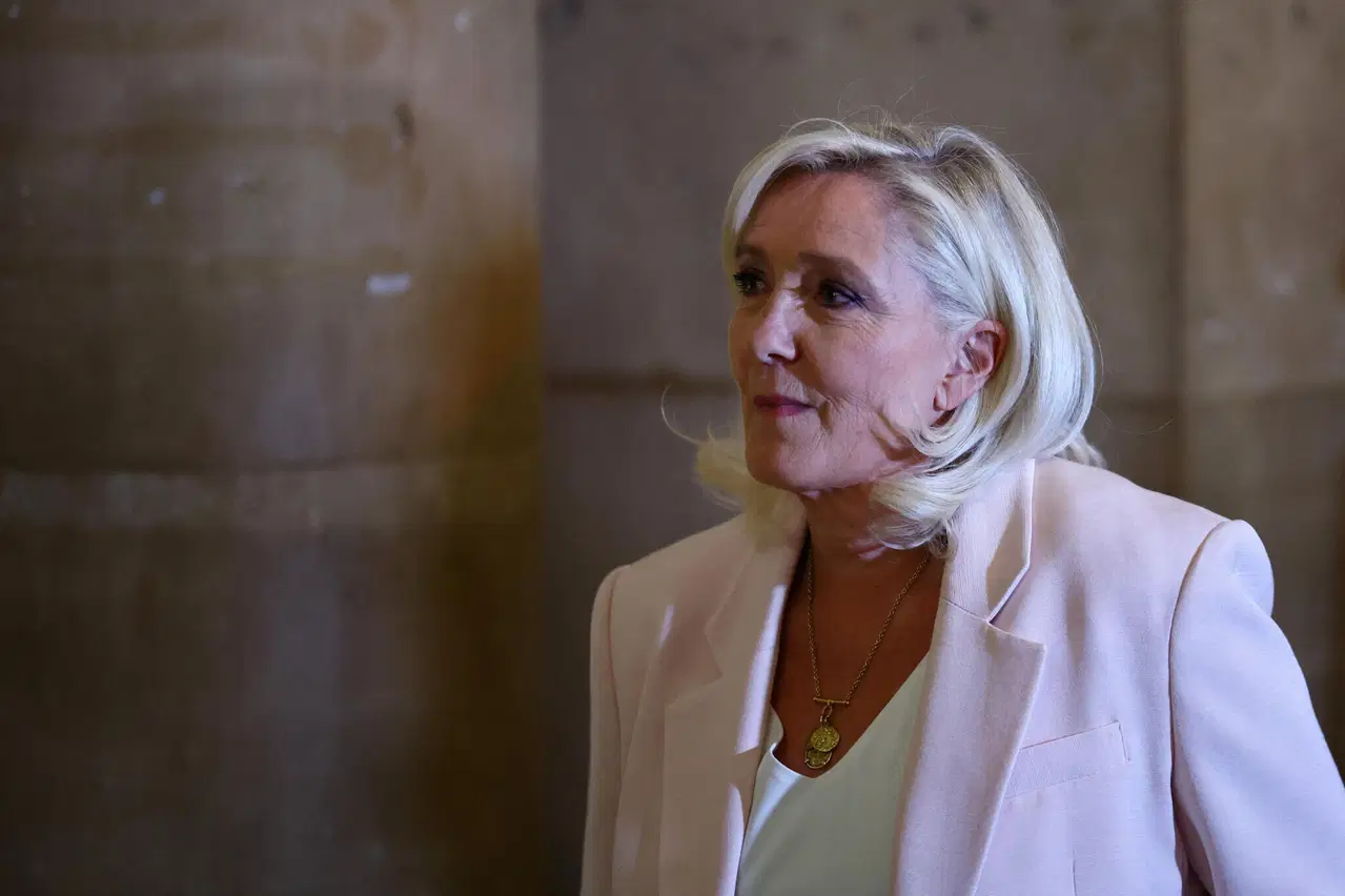 Fransız mahkemesinden Le Pen kararı: Adaylık yolu açıldı ama elektronik kelepçe şartı var