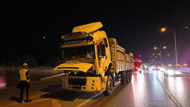 Freni Patlayan Karpuz Yüklü Kamyon Polis Sayesinde Faciayı Önledi