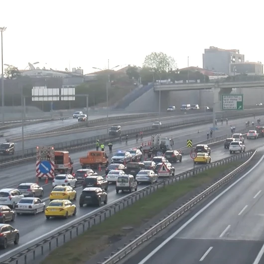 FSM Köprüsü'nde Ankara Yönü Bisiklet Yarışı Nedeniyle Trafiğe Kapandı