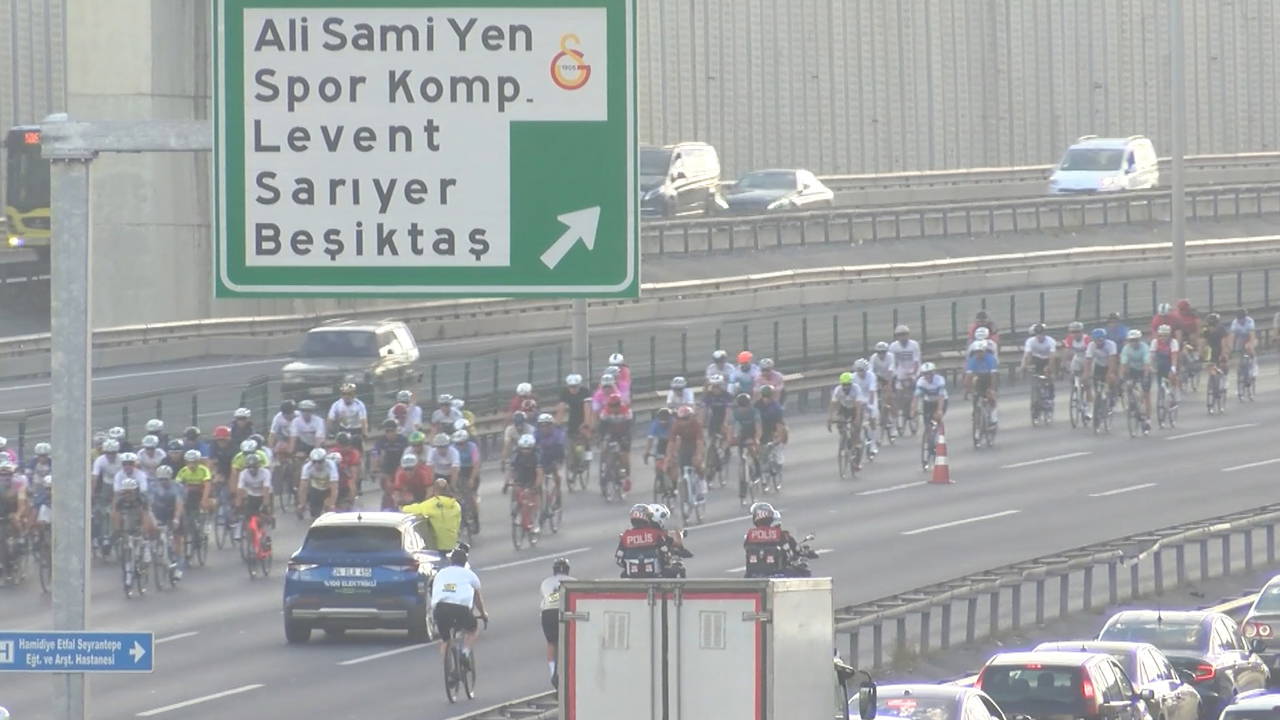 FSM Köprüsü'nde Trafik Kapatıldı: Bisiklet Yarışı Nedeniyle