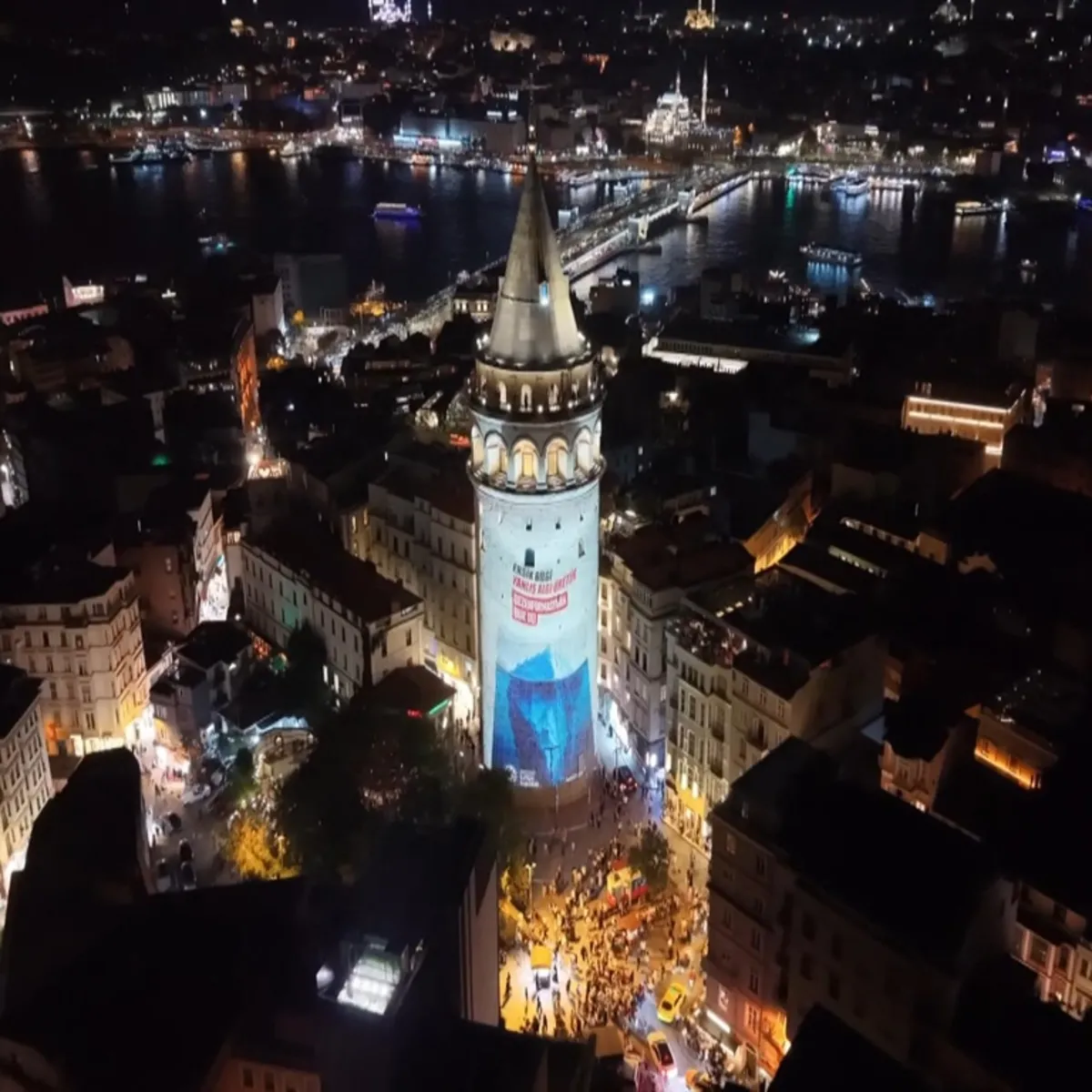 Galata Kulesi'ne dezenformasyonla mücadele mesajları yansıtıldı