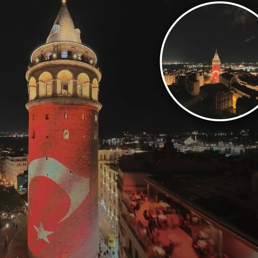 Galata Kulesi, İstanbul'un Kurtuluşunun 103. Yılında Türk Bayrağıyla Işıklandırıldı