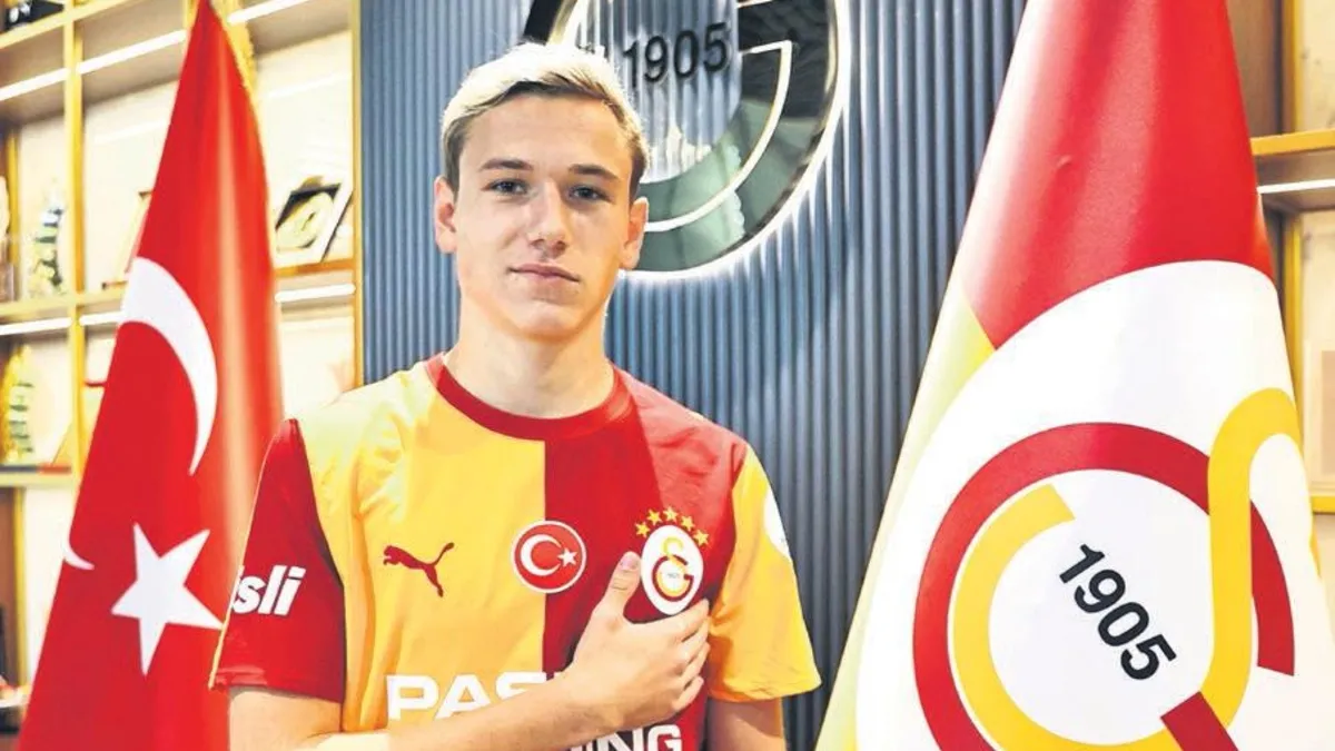 Galatasaray'ın 10 numarası: Batrakov resmen imzaladı