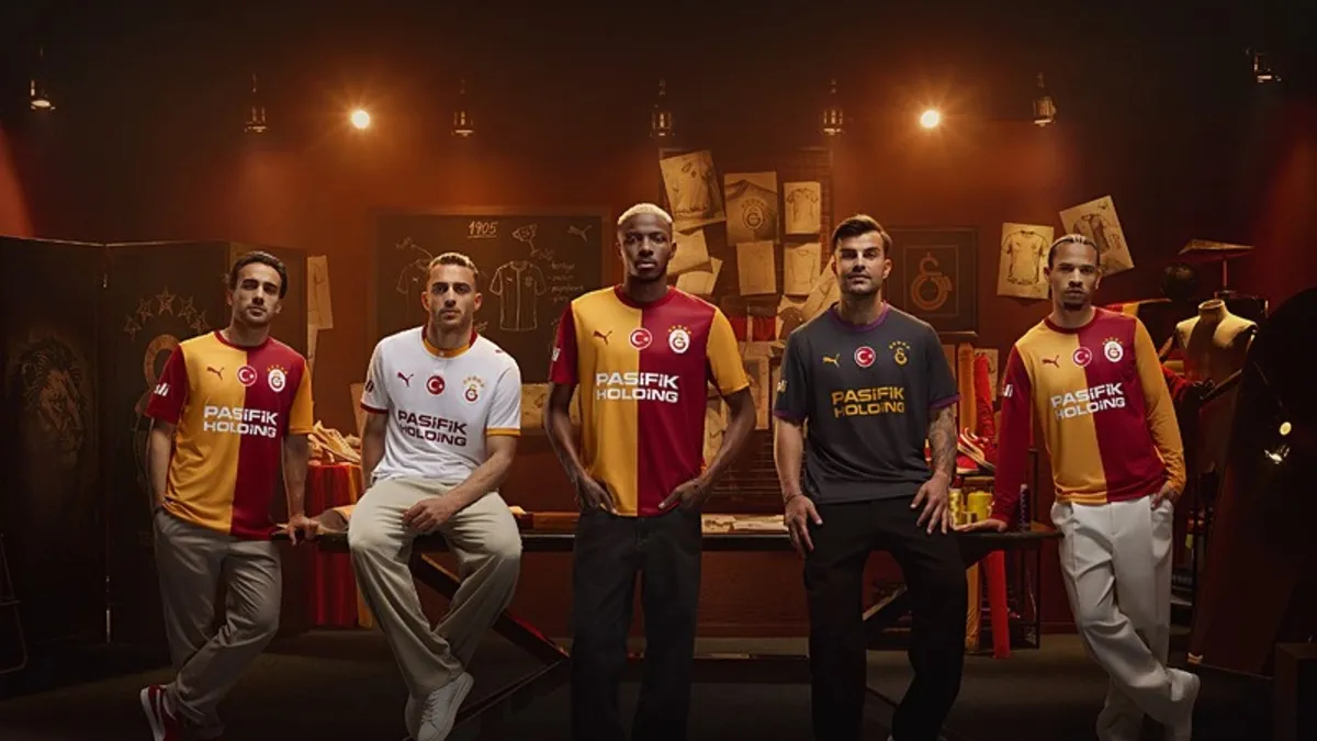 Galatasaray 2026-2027 sezonu formalarını tanıttı: 5 yıldızlı parçalı forma 9.499 TL