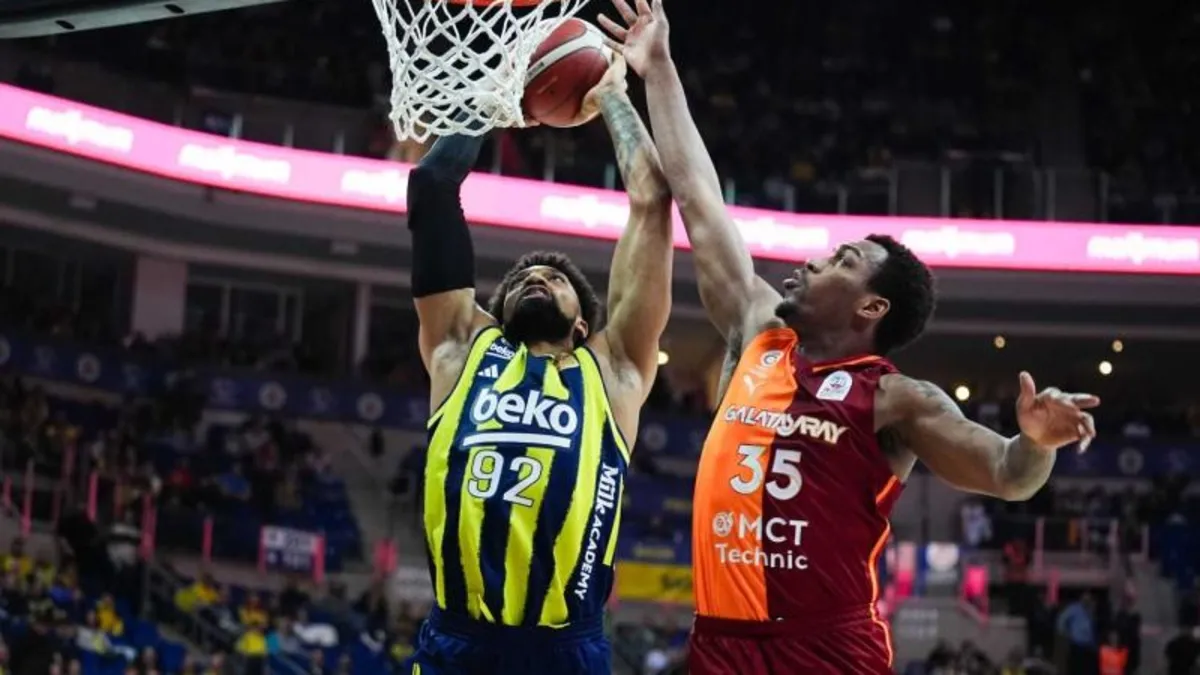 Galatasaray'da 3 basketbolcuyla yollar ayrıldı