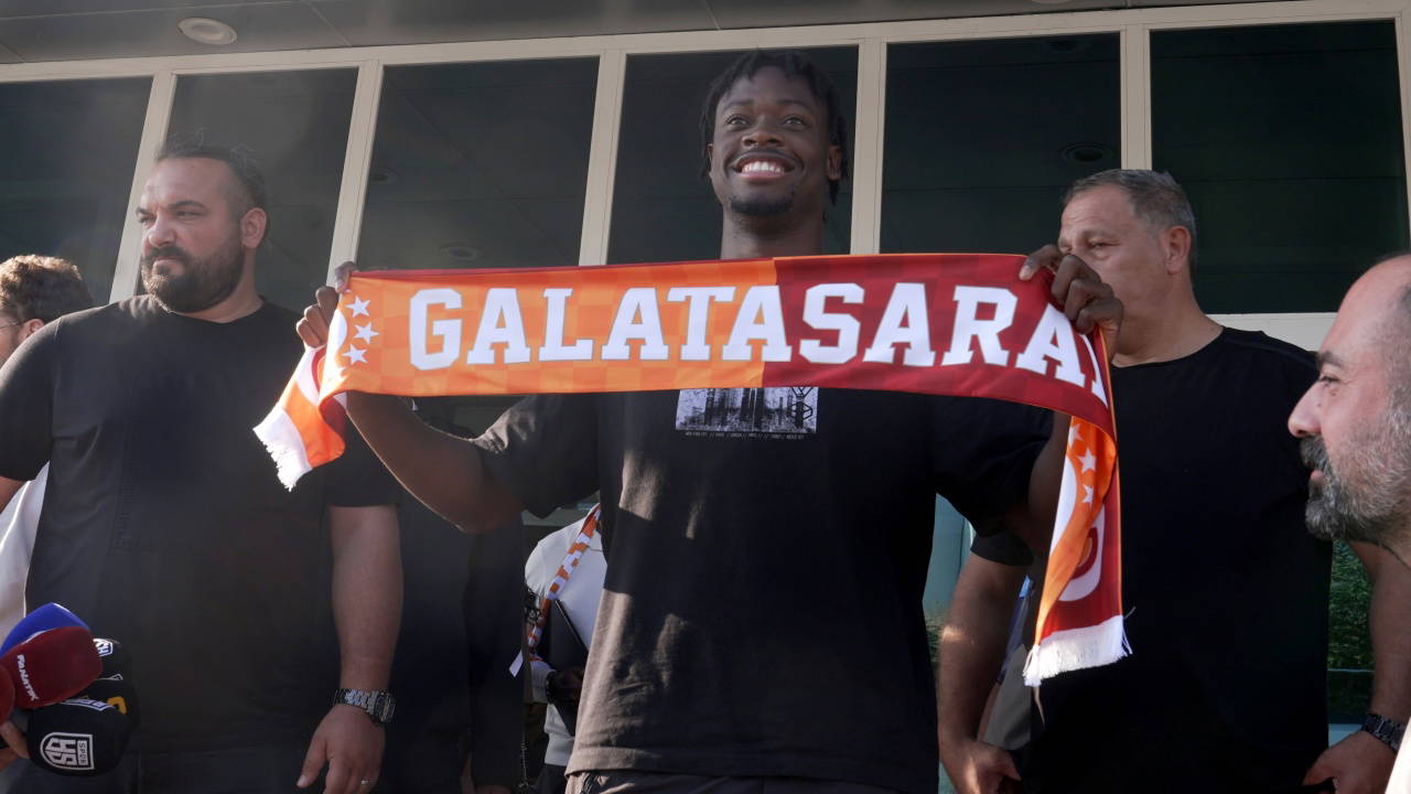 Galatasaray, Bitshiabu'nun Lisansını Çıkardı