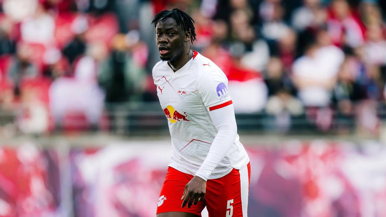 Galatasaray, Bitshiabu Transferini Bitiriyor: Fransız Stoper İstanbul'a Geliyor