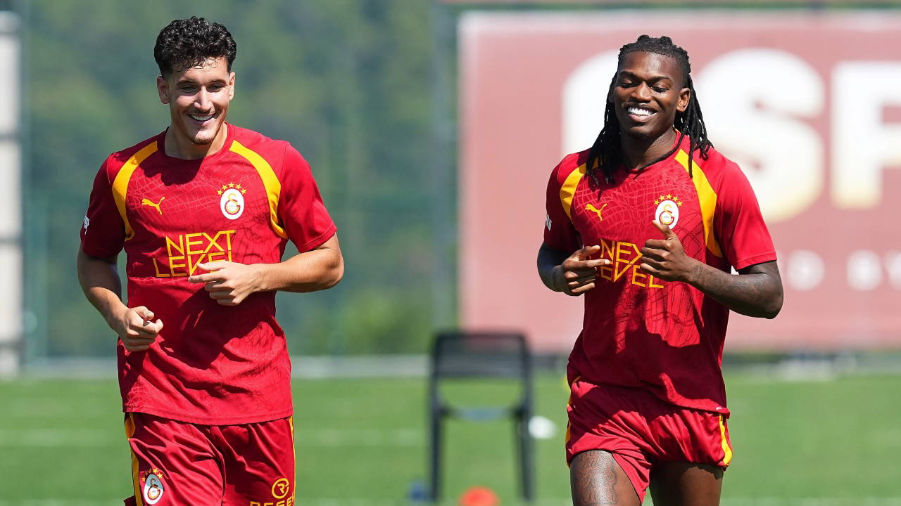 Galatasaray'da Deniz Gül İlk Antrenmana Çıktı