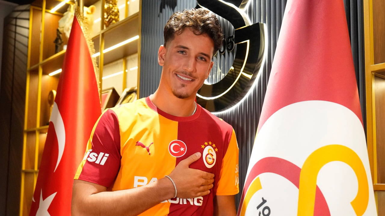 Galatasaray, Deniz Gül'ü KAP'a Bildirdi
