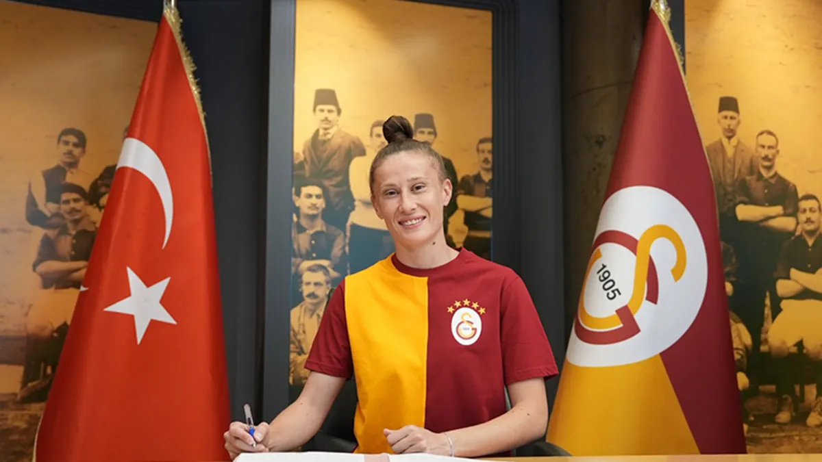 Galatasaray, Kaptan Ebru Topçu ile Yeni Sözleşme İmzaladı