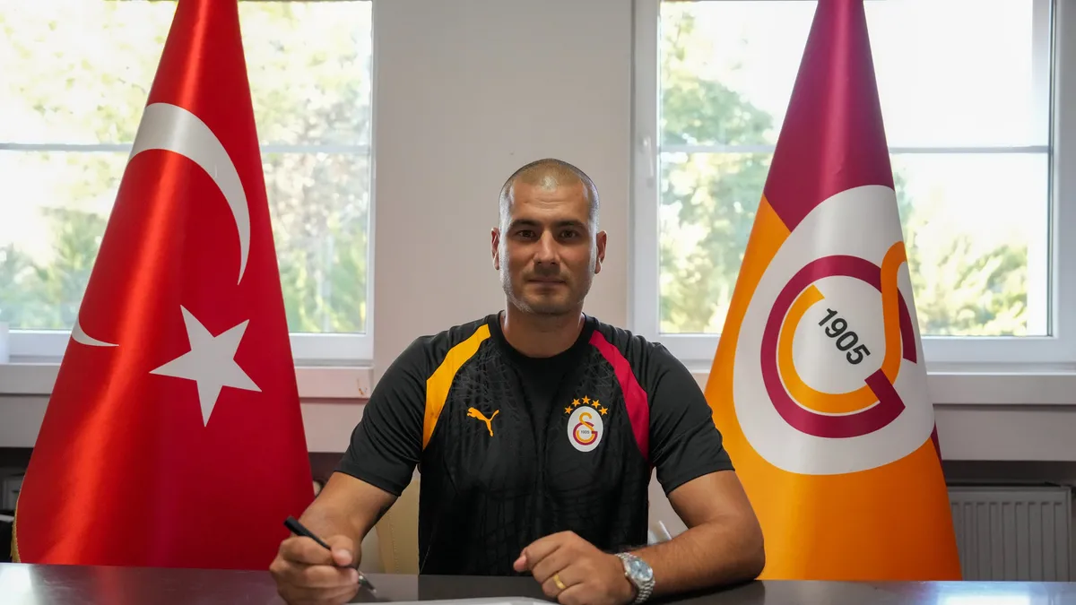 Galatasaray, Eren Derdiyok'a Altyapıda Görev Verdi