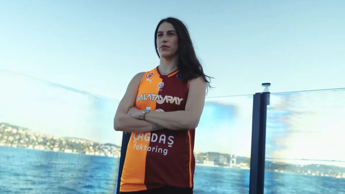Galatasaray, Fenerbahçe'den Sevgi Uzun'u Transfer Etti