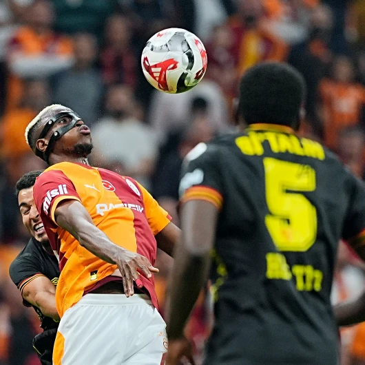 Galatasaray-Göztepe Maçı Canlı Anlatım: Aslan İlk İç Saha Galibiyetini Hedefliyor