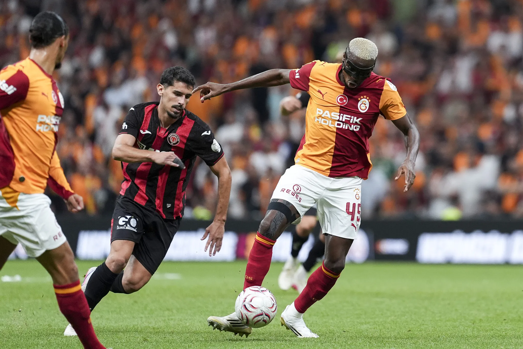 Galatasaray Sezona Beraberlikle Başladı: 2-2 Çorum FK