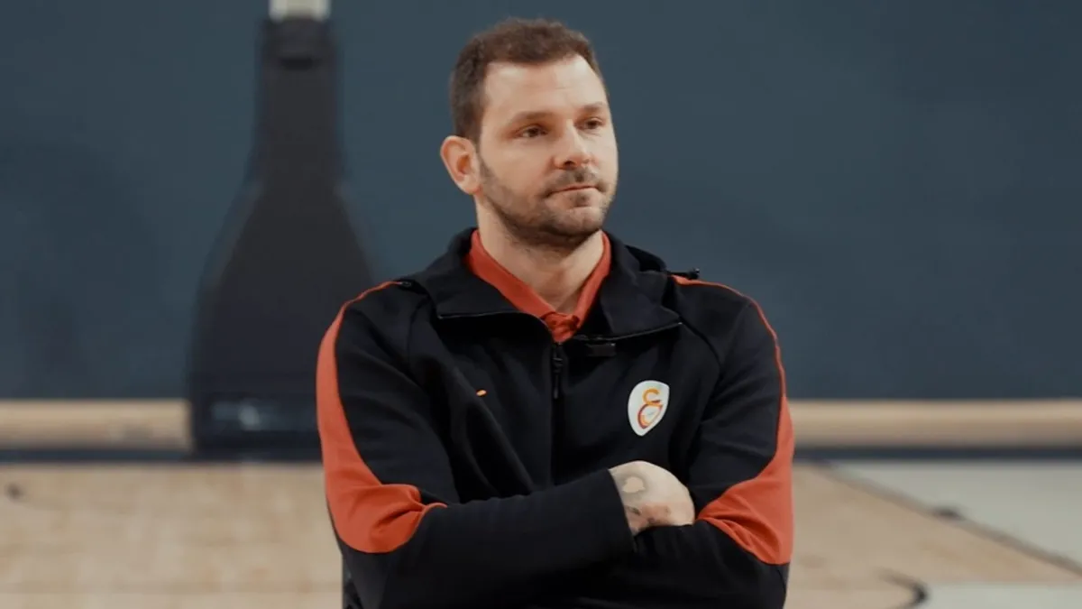 Galatasaray'da sportif direktör Micov ile yollar ayrıldı