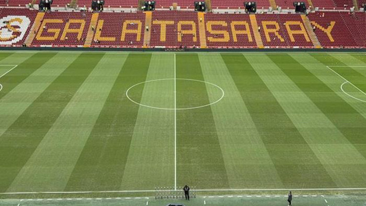 Galatasaray Stadyum Zeminini Yeniliyor: Hedef Barcelona Maçı
