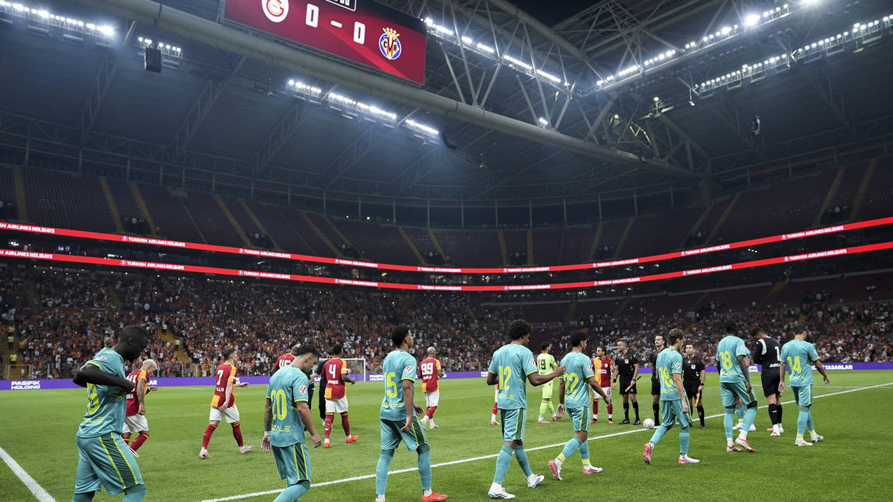 Galatasaray taraftarından Dursun Özbek'e transfer tepkisi