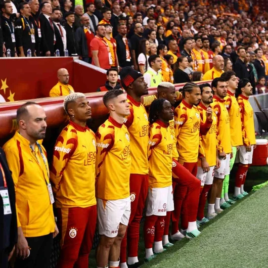 Galatasaray Taraftarı İlkay Gündoğan'a Tepkili: 'Defol Git O Zaman