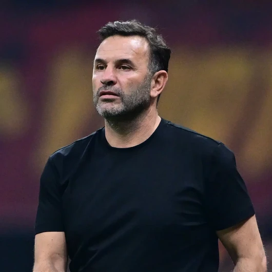 Galatasaray'da Okan Buruk'a Yönetici İsyanı: Trabzonspor Yenilgisi Sonrası Şok İddialar
