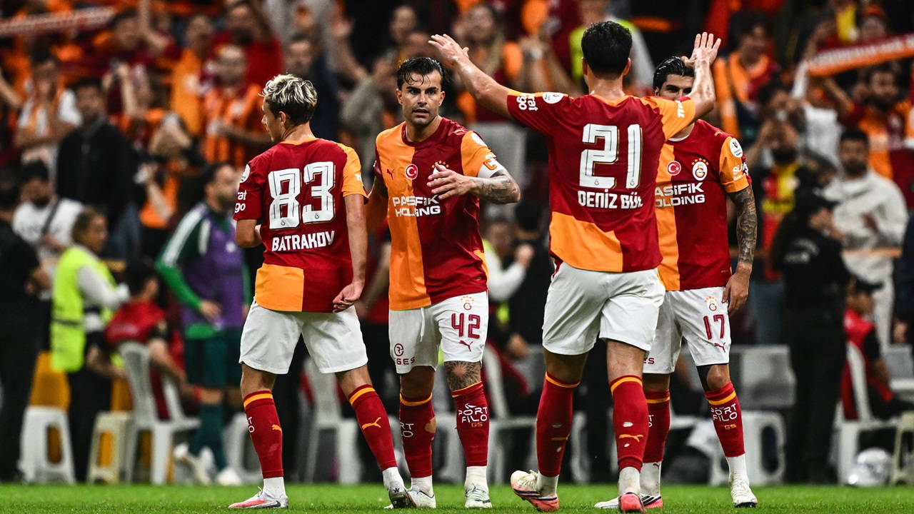Galatasaray'dan 16 Futbolcuya Milli Davet