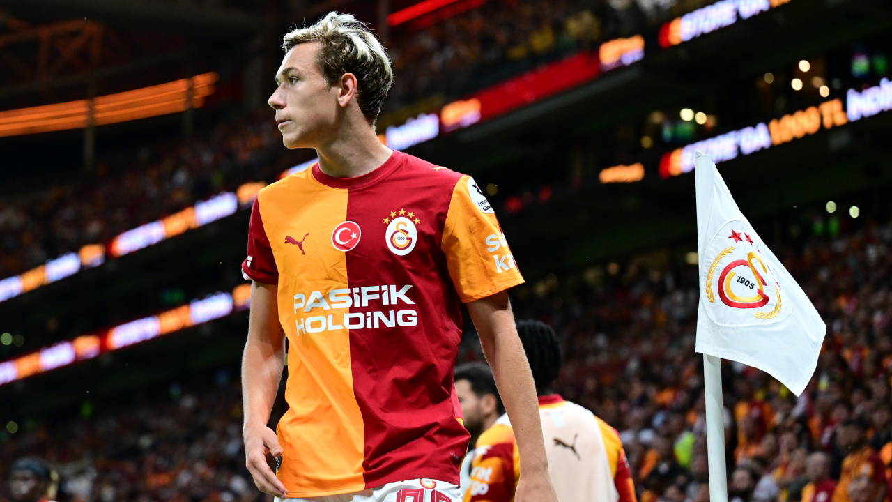Galatasaraylı Batrakov Rusya Milli Takımı'na Davet Edildi
