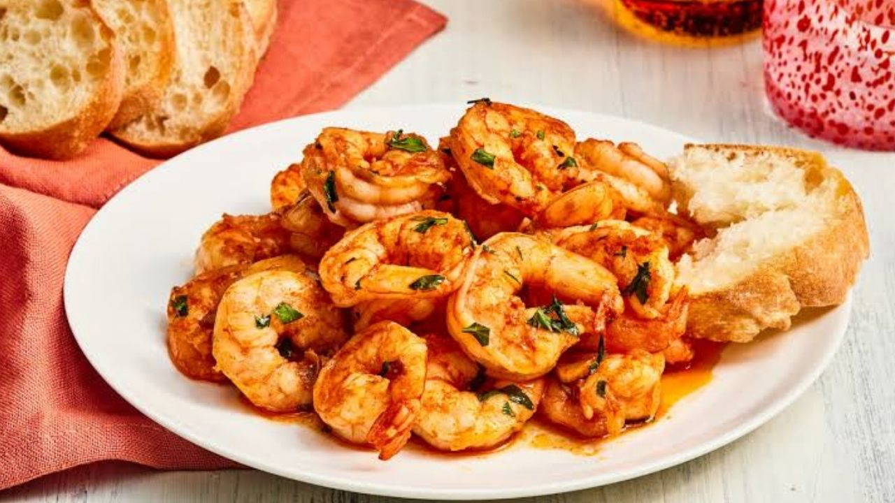 Gambas al Ajillo: İspanya Mutfağının Zamansız Gurme Mirası