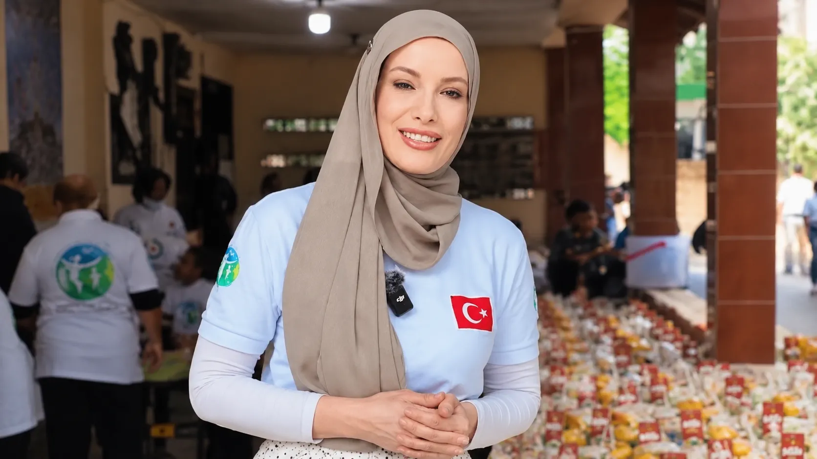 Gamze Özçelik Mısır'da Gazzeli çocuklarla buluştu