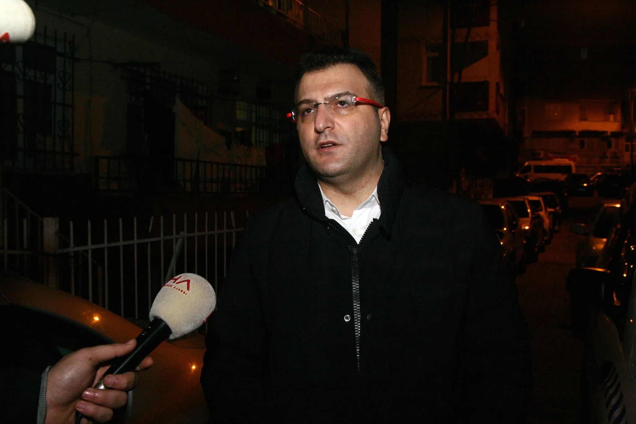 Gazeteci Cem Küçük Tutuklandı: Suçlama 'Halkı Yanıltıcı Bilgi Yaymak