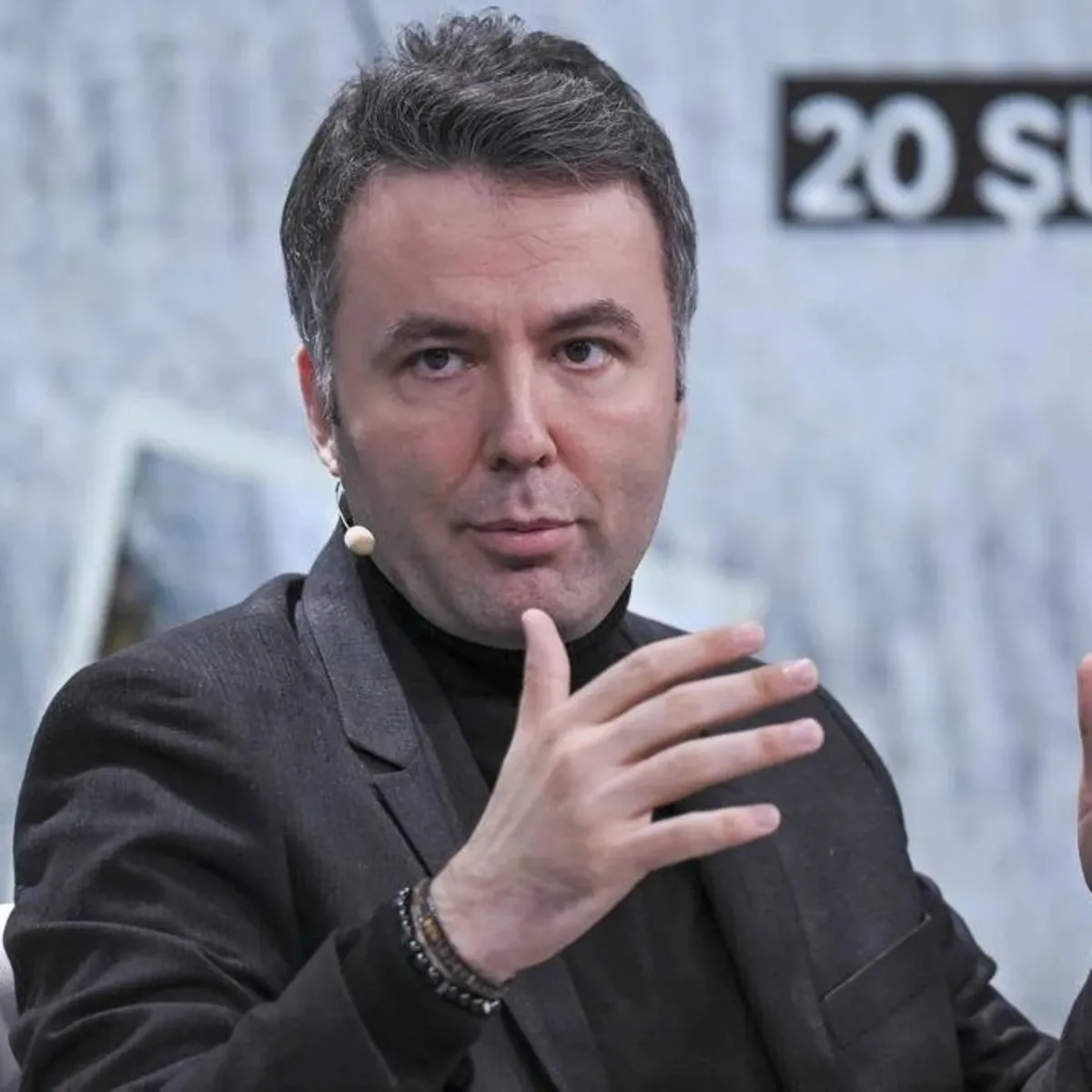 Gazeteci Mehmet Akif Ersoy'a 'tahliye' vaadiyle para isteyenlere 4 gözaltı
