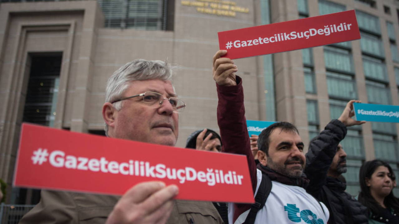 Gazetecilere yönelik baskı artıyor: Sürgün edilen gazeteci sayısı son 5 yılda ikiye katlandı