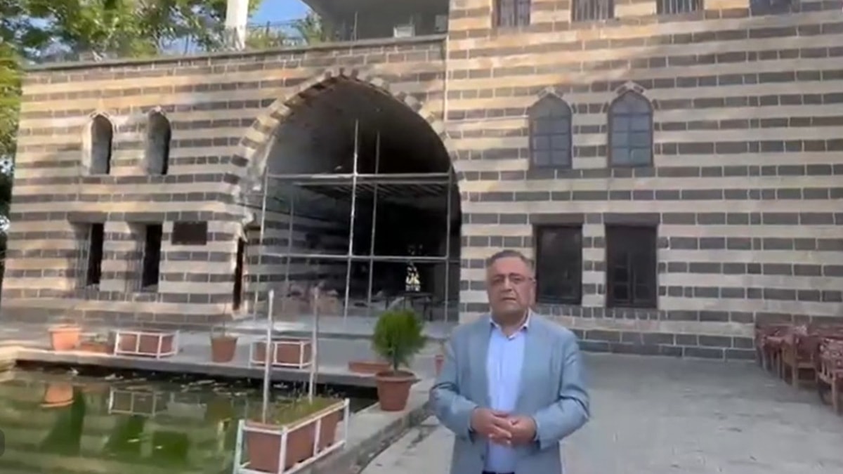 Gazi Köşkü'nün 3,5 yıllık restorasyonu tepki çekiyor