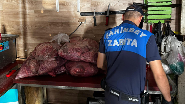 Gaziantep'te 500 Kilo Bozuk Et ve Ciğer İmha Edildi: İşletme Mühürlendi